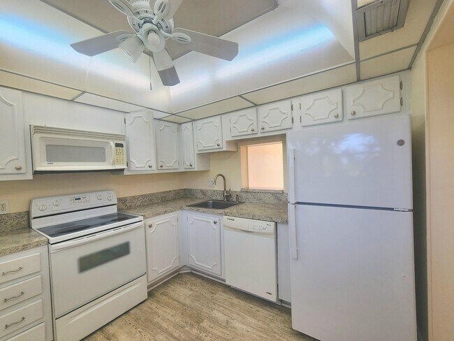 Building Photo - 3661 Via Poinciana