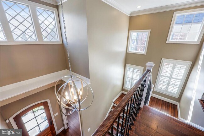 Building Photo - 448 Salk Cir