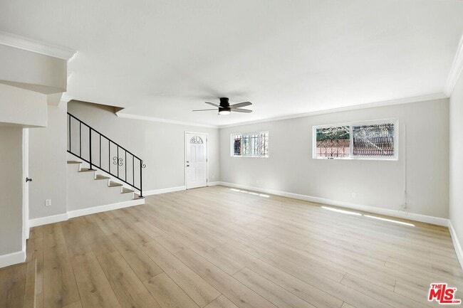 Building Photo - 8853 S Halldale Ave