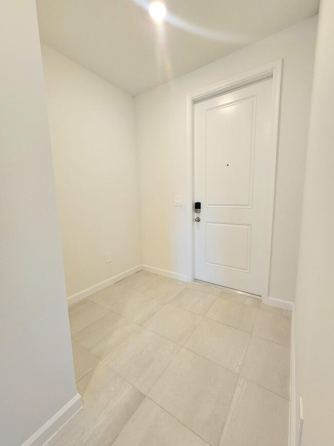Building Photo - 629 Salisbury Cir