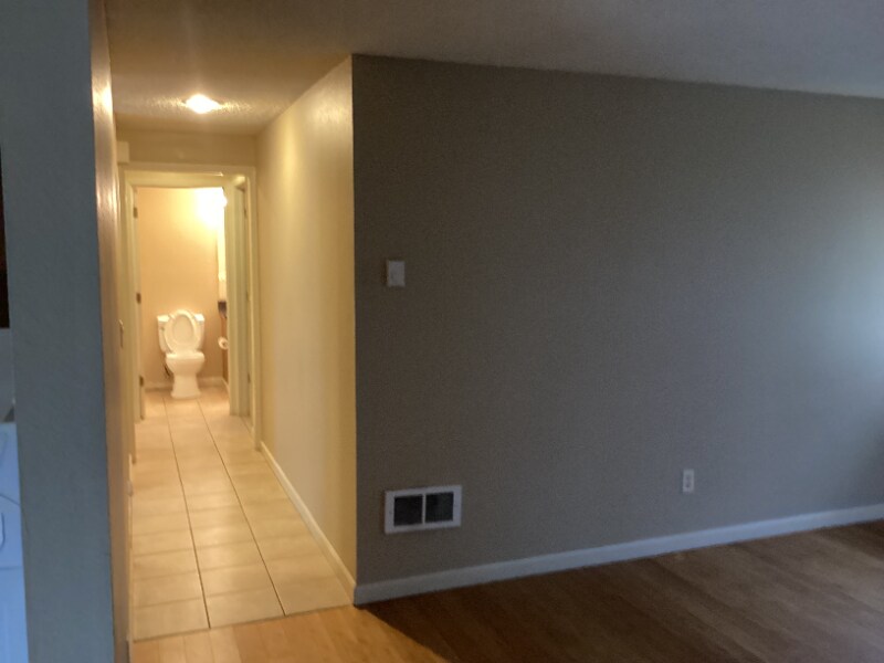 Building Photo - 3515 NE View Ave