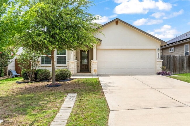 Building Photo - Large, 4 bedroom single story in a beautiful community full of amenities for you to enjoy!