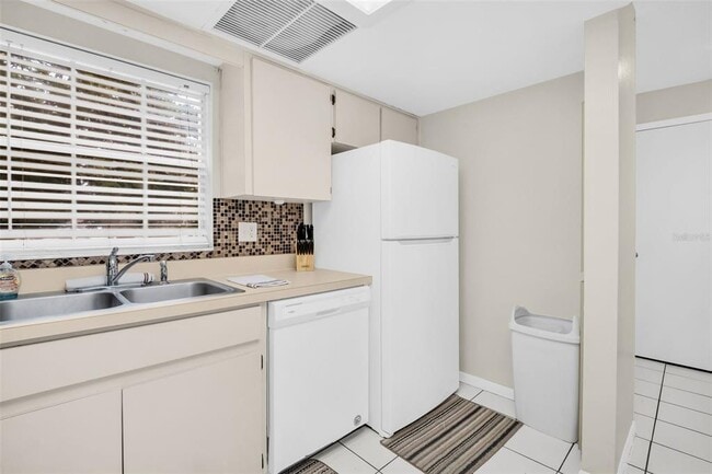 Building Photo - 1526 Chateaux De Ville Ct