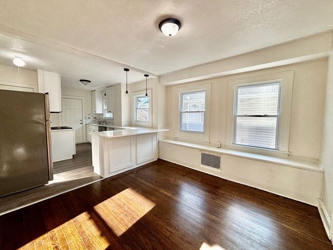 Building Photo - Fully Renovated 2-Bedroom Home with Back Deck, Basement & Off-Street Parking