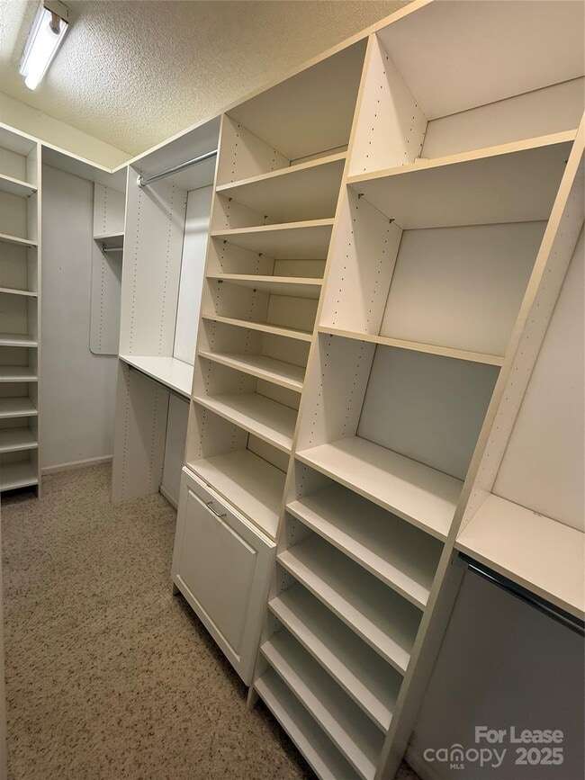 Building Photo - 9001 Warbler Ct