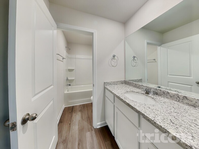 Building Photo - 1250 Fendt Dr