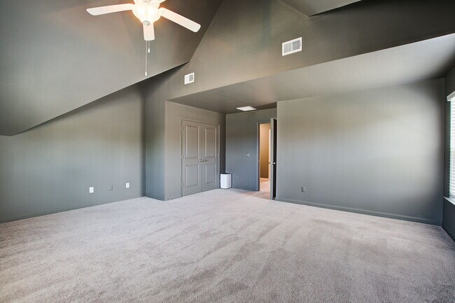 Building Photo - 2732 Harmony Lake Dr
