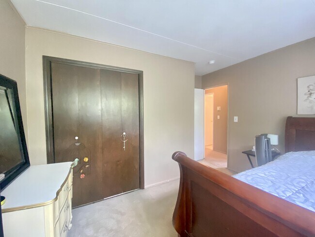 Building Photo - 1117 Kay Pkwy