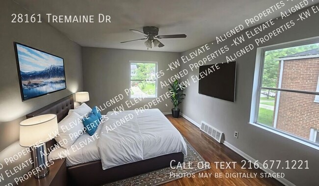 Building Photo - 28161 Tremaine Dr