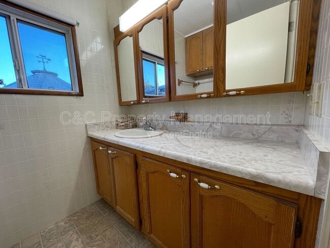 Building Photo - 17042 Esperanza Dr