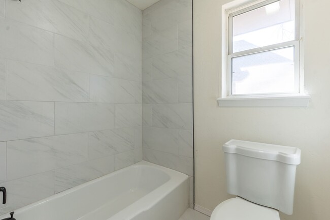 Building Photo - Rent to Own Available in Edmond, Ok!