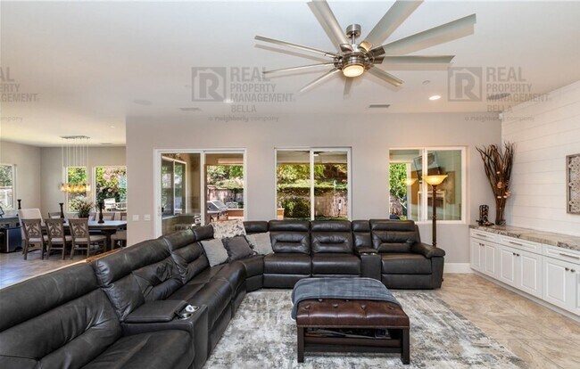 Building Photo - 32176 Golden Eye Dr