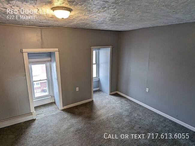 Building Photo - 622 E Market-