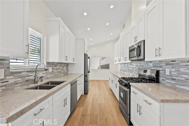 Building Photo - 1058 E Orange Grove Ave