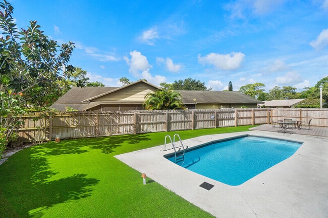 Building Photo - 13485 Orchid Ct