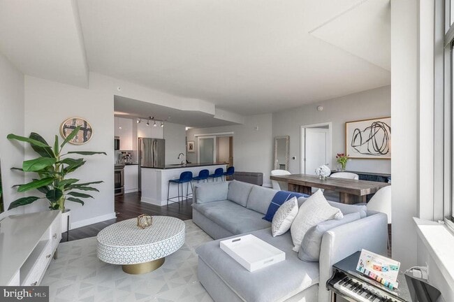 Building Photo - 460 New York Ave NW