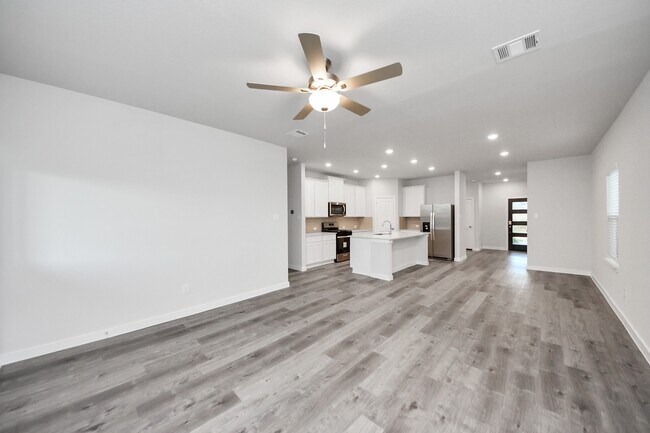 Building Photo - 32939 Silver Mdw Wy
