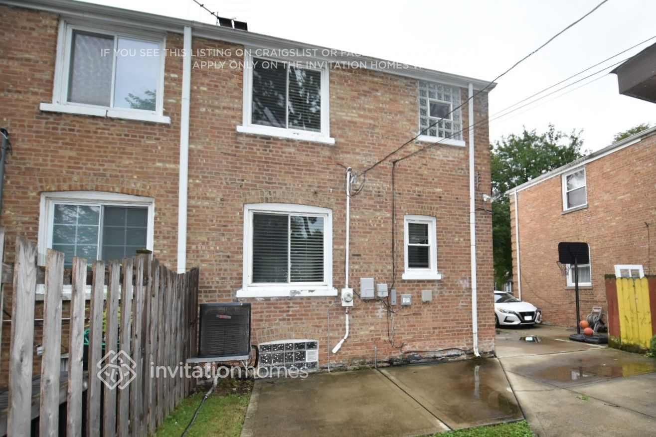 Building Photo - 1830 Orchard St