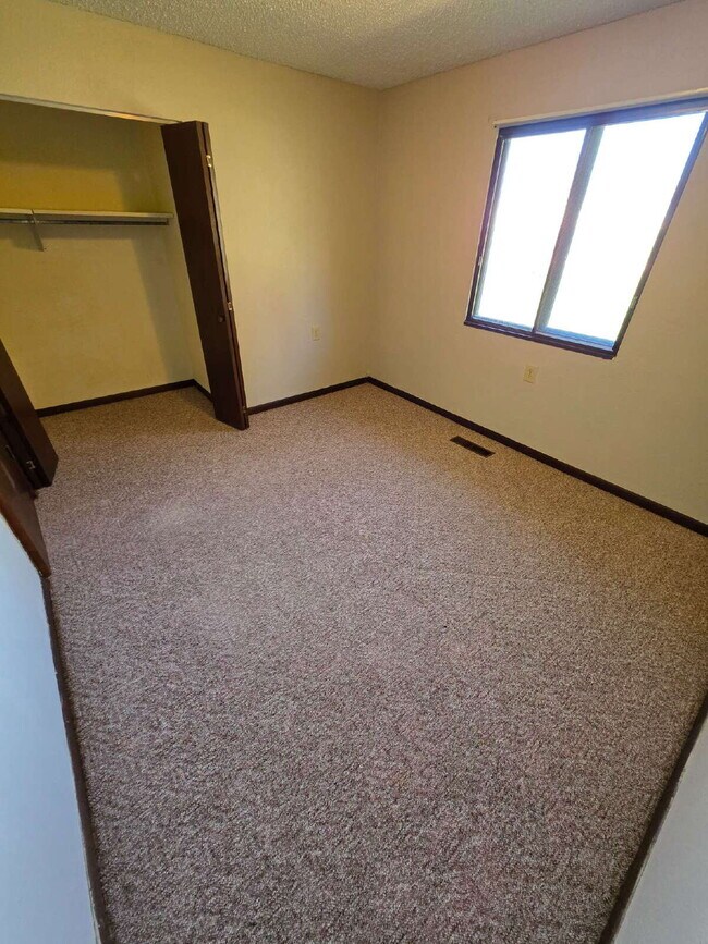 Building Photo - *WINTER MOVE-IN SPECIAL* 1 Bedroom | 1 Bat...