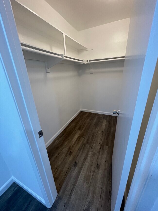 Building Photo - 18350 Hatteras St