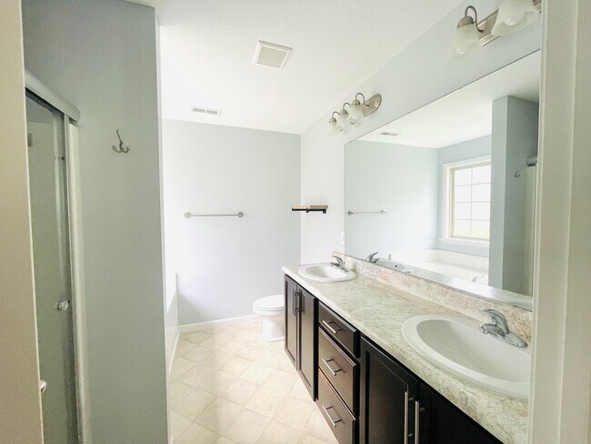 Building Photo - 1020 Saint Charles Way