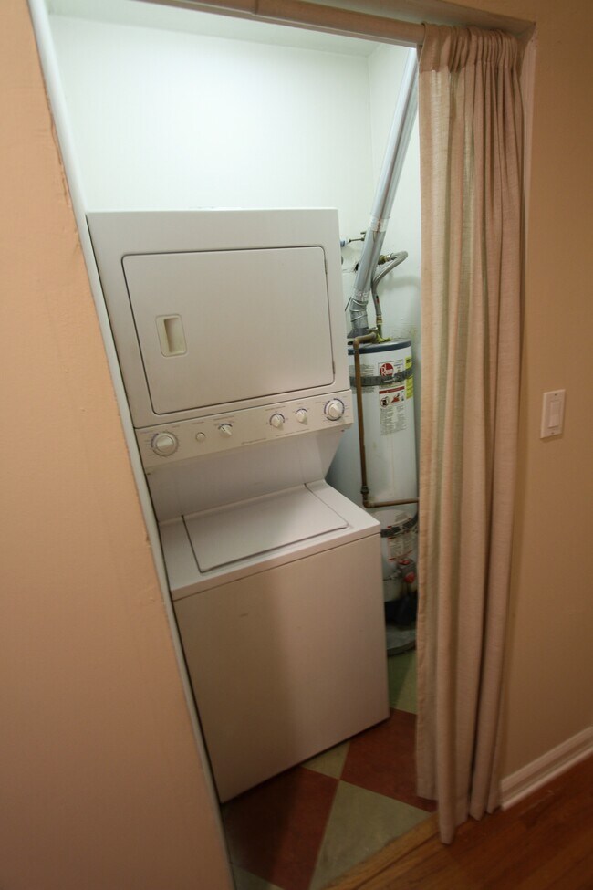 Laundry - 1437 S Holt Ave