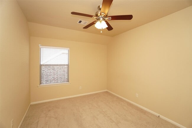 Building Photo - 215 Promenade Estates Ln