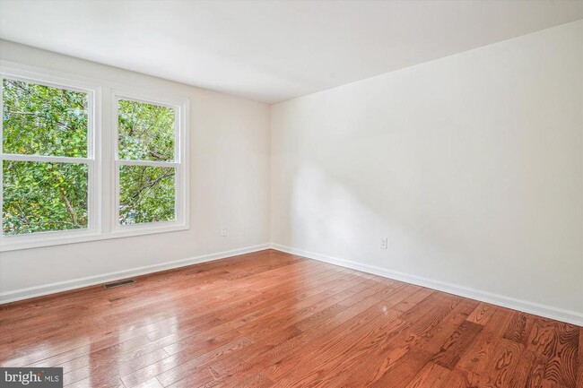 Building Photo - 8901 Gutman Ct