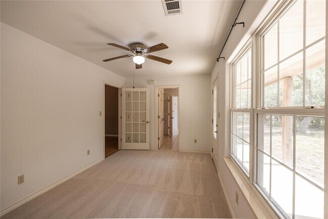 Building Photo - 105 Ridge Oak Dr