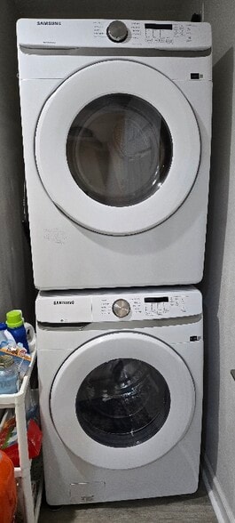 Building Photo - 3329 Macdonald Rd