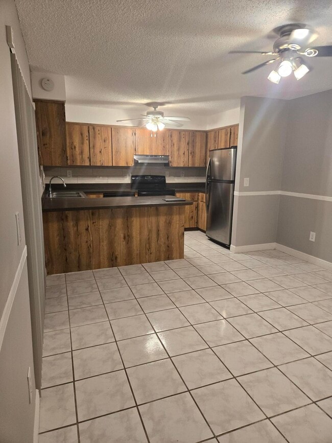 Building Photo - 4844 Alder Dr