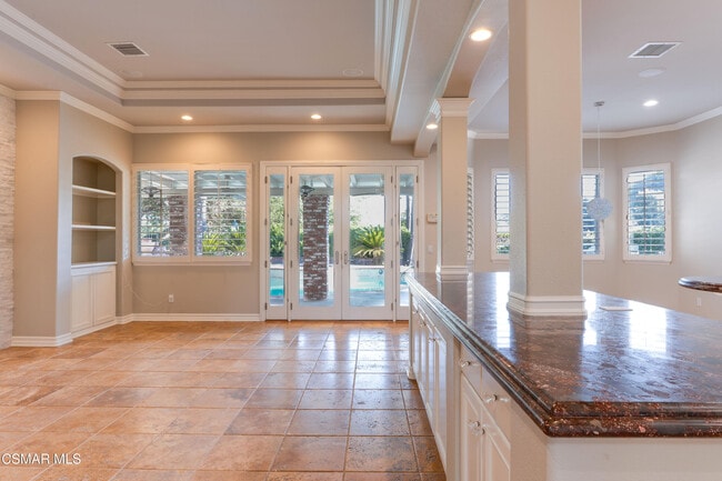 Building Photo - 750 Huntsdale Ct