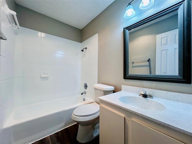 Building Photo - 9400 Kempler Dr