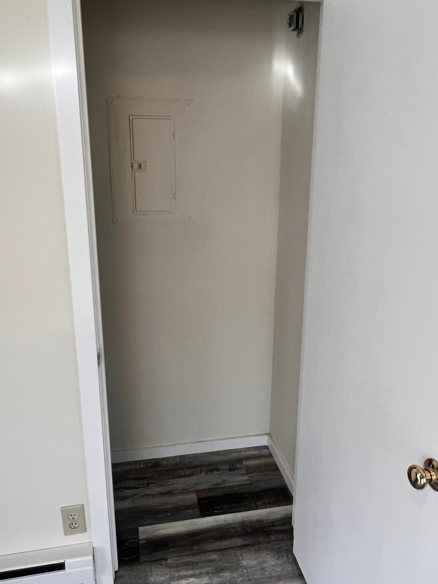 Building Photo - 530 Front St