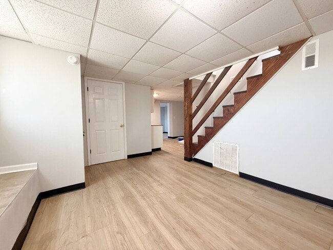 Building Photo - 4 Bedroom Two-Story Home with Large Yard, Lawn Care Included