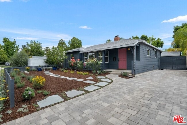 Primary Photo - 5346 Natick Ave