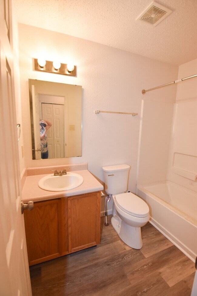 Building Photo - 551 Runnymede Ct