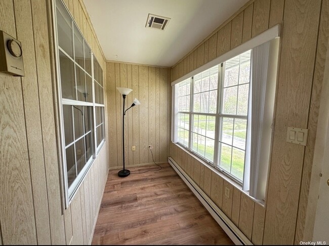 Building Photo - 306 Torquay Ct