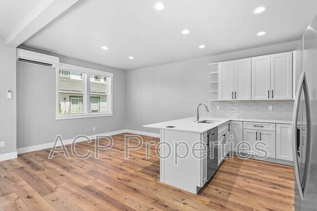 Building Photo - 2201 DeJong Dr