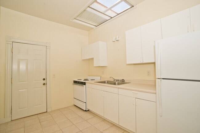 Building Photo - 704 N 3rd St