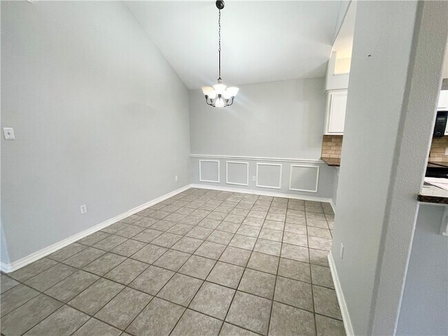 Building Photo - 5026 Yorktown Blvd