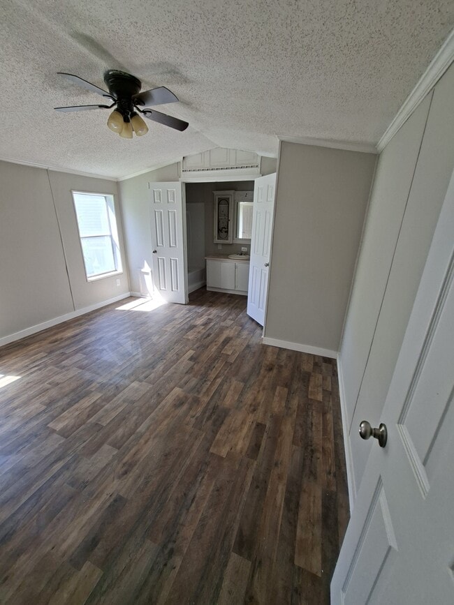 Building Photo - 292 Pittsburg Landing
