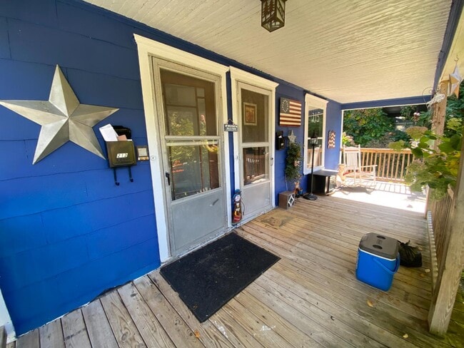 Building Photo - 213 Fletcher Ave