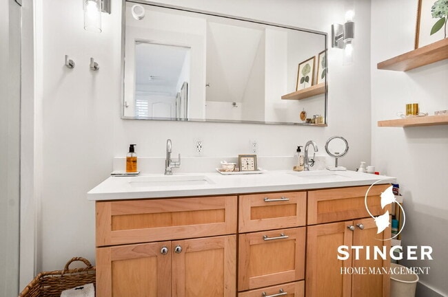 Building Photo - 174 Spanish Point Dr