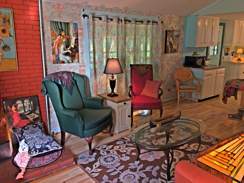 Living Room - 111 Causeway Rd