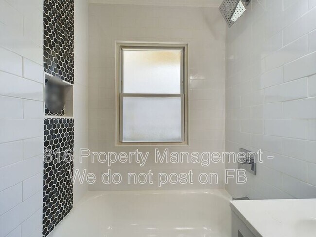 Building Photo - 4535 Lister Ave