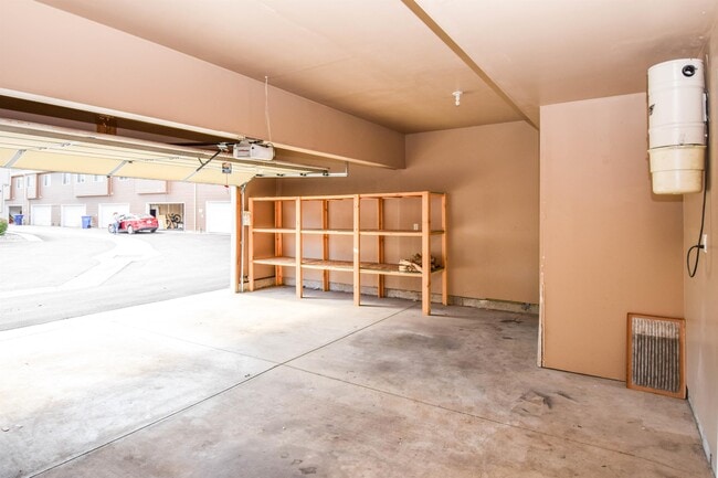 Building Photo - 537 W 1570 N