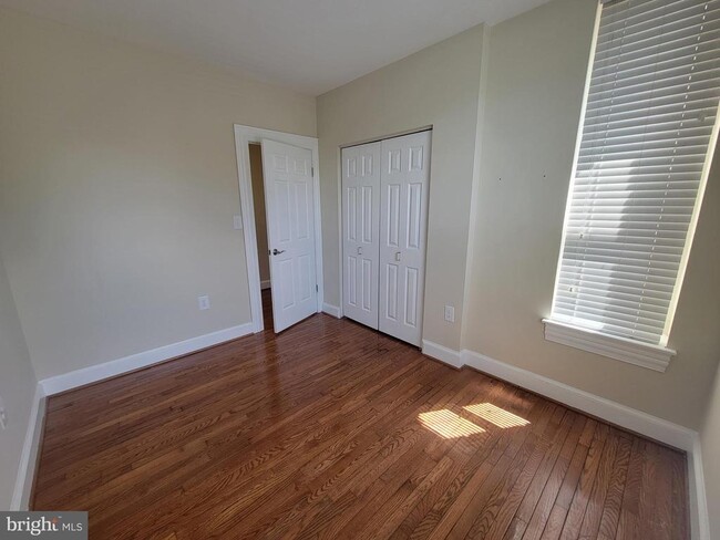 Building Photo - 1325 13th St NW