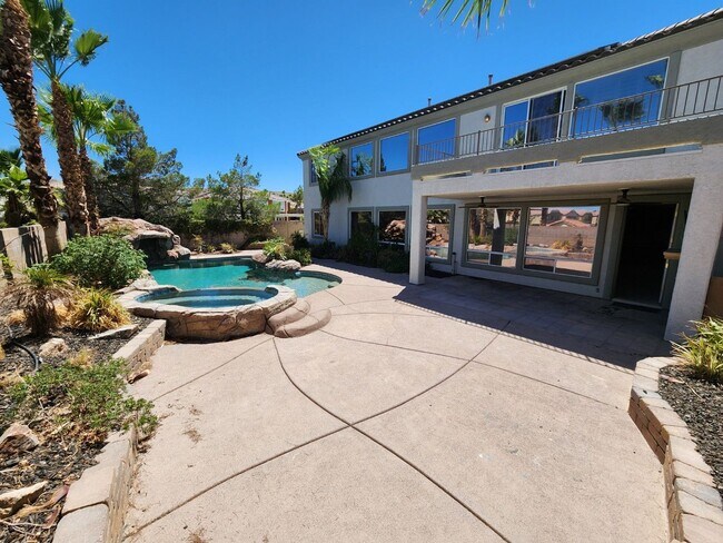 Building Photo - Beautifully Upgraded Southern Highlands Ga...