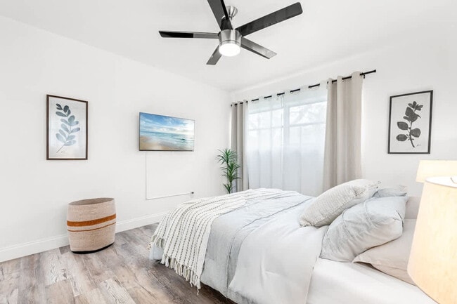 Building Photo - 1271 Woodlawn St